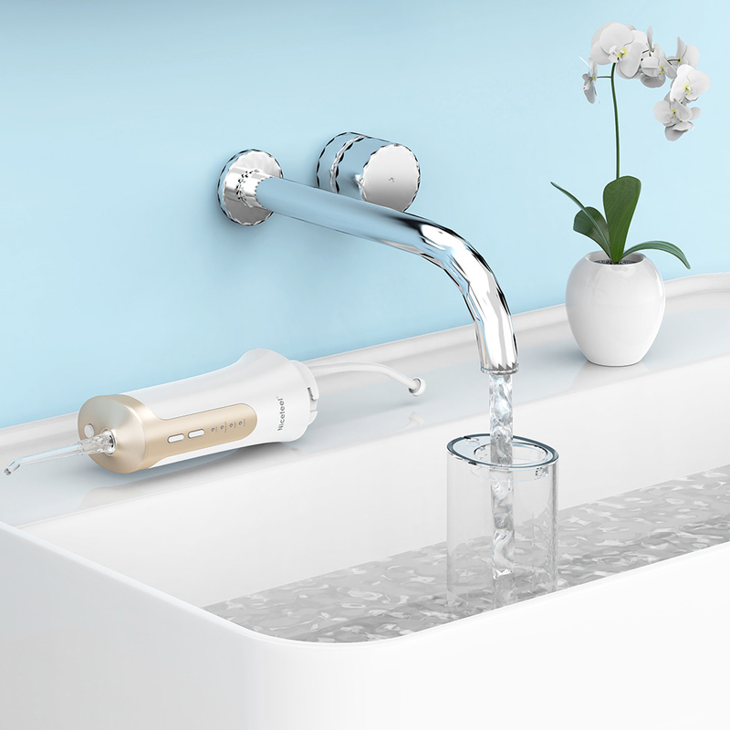 เครื่องทำความสะอาดช่องปากไฟฟ้าเจ็ทไร้สายแบบพกพา Water Flosser IPX7 300ml