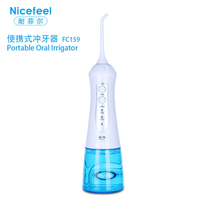 Flosser น้ำไร้สายแบบพกพาไฟฟ้าแบบชาร์จไฟได้ 800 - 1200 มล. / นาทีพร้อมหัวฉีด 3 แบบ